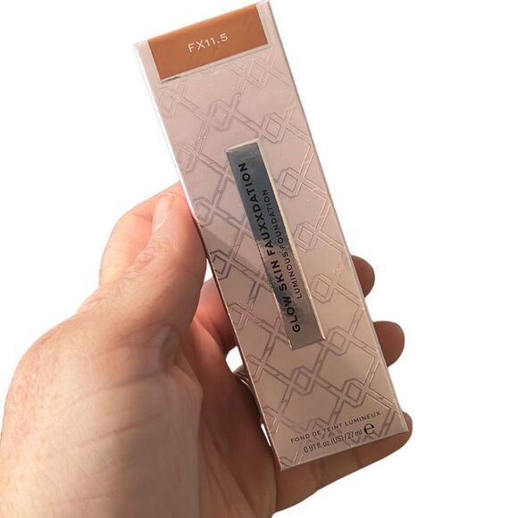 XX Revolution Glow‎ Skin FauXXdation Foundation FX11.5 - Picture 1 of 6